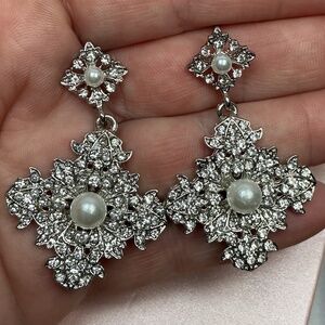 Antique Style  Elegant Ornate Crystal Pearl  Chandelier Drop Earrings